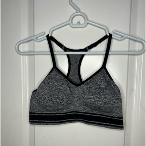 Woman’s sports bra. Lightly used (one time wear)